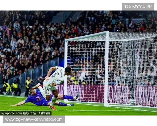 球员转身瞬间：欧冠中最惊险的盘球技巧，欧冠传球成功率